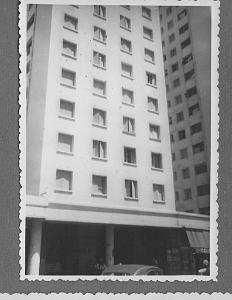 ORAN CITE PERRET ENTREE A8 A L'ETAGE LES TIRS DES G.M.PILIER CENTRAL SOUS A8 MR MERIDJEN  ASS. PAR TIR G.M
